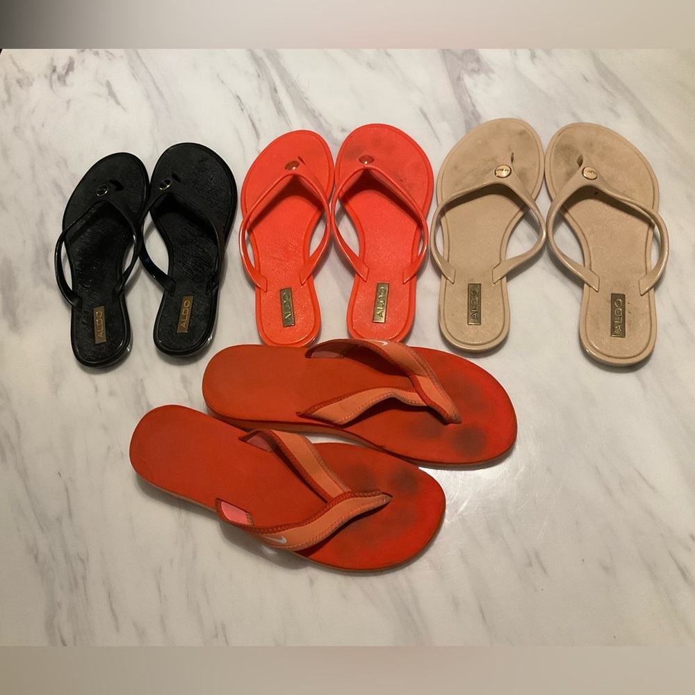 Women sandal bundle size/9….Aldos and Nike